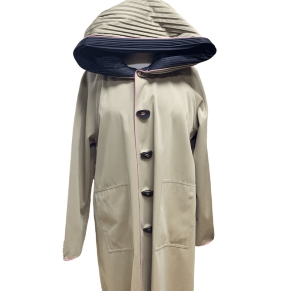 NEW with tags Ubu reversible rain jacket black and neutral with pink accents - Picture 6 of 16